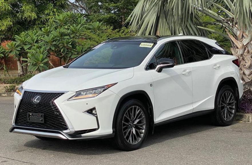 Gray 2016 Ford Explorer SUV with spacious interior